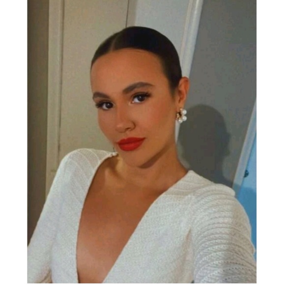 Anthropologie Viv Minimalist Classy Pearl Stud Half Hoop Earrings - Picture 5 of 5